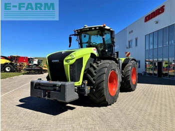 Farm tractor CLAAS xerion 5000