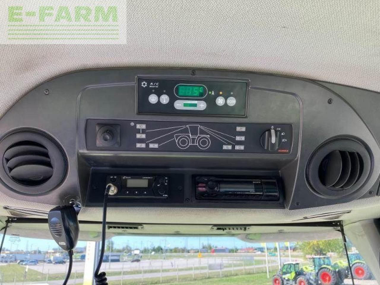 Farm tractor CLAAS xerion 5000