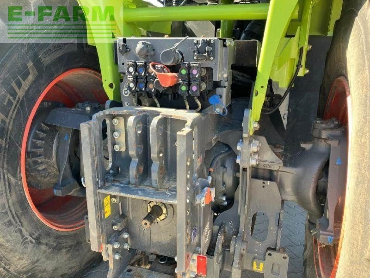 Farm tractor CLAAS xerion 5000