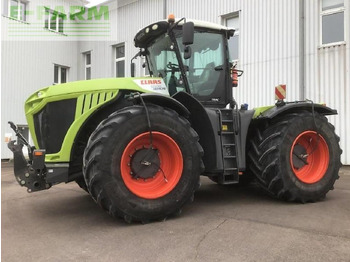 Farm tractor CLAAS xerion 5000 trac