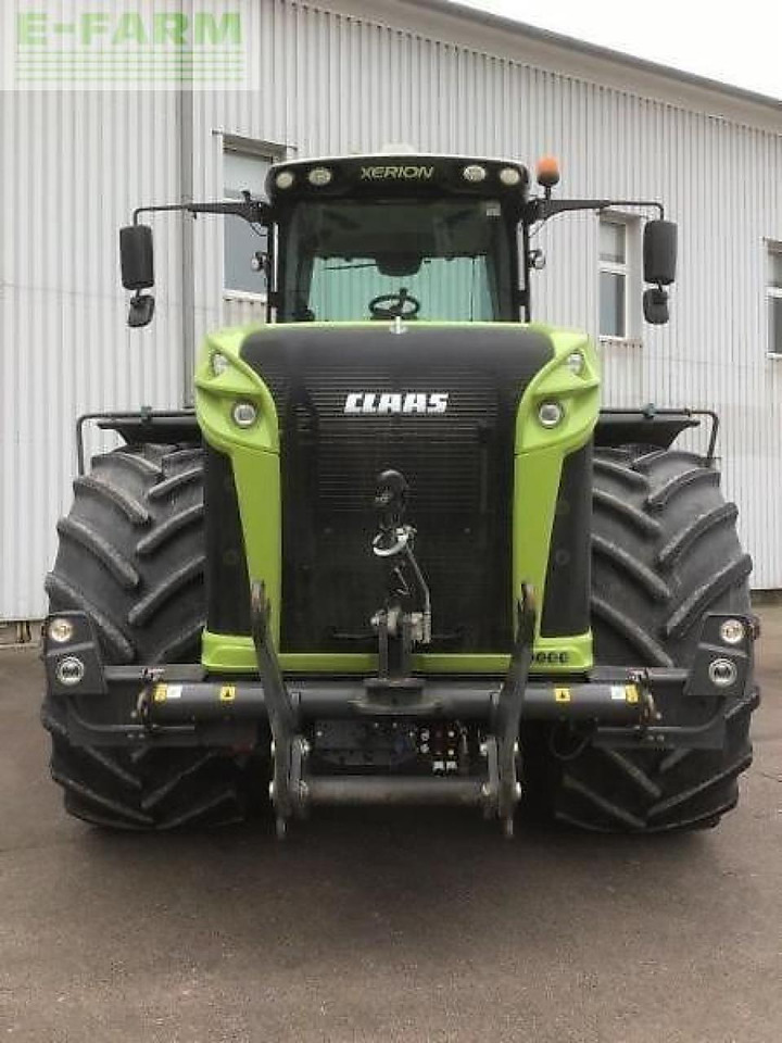 Farm tractor CLAAS xerion 5000 trac