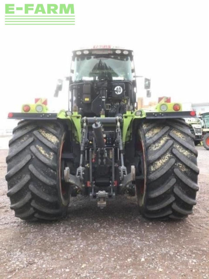Farm tractor CLAAS xerion 5000 trac