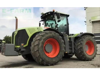 Farm tractor CLAAS xerion 5000 trac TRAC
