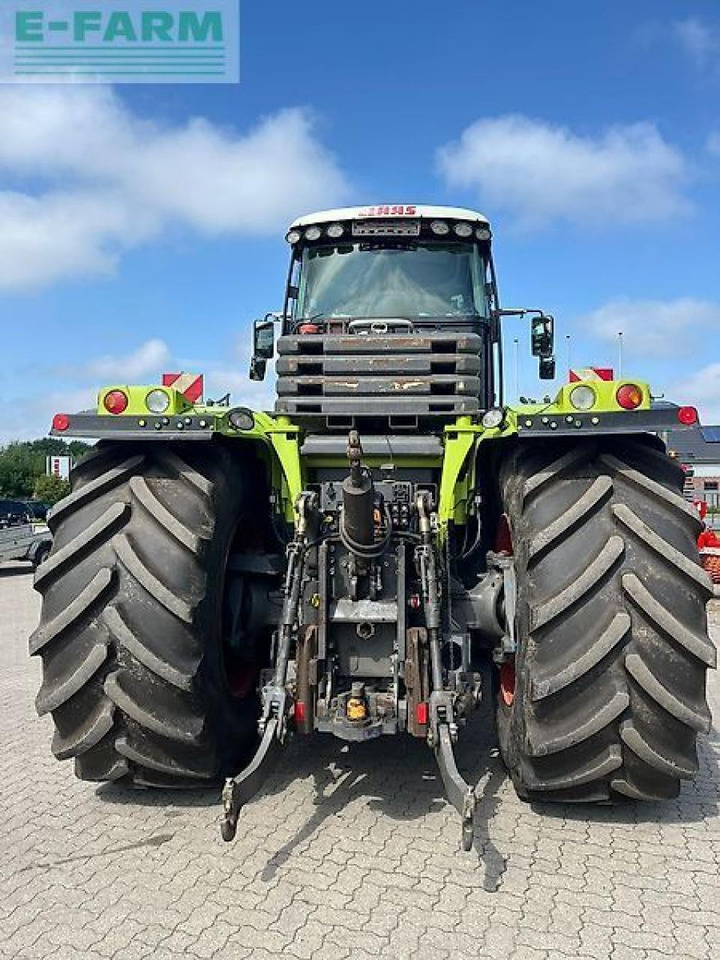 Farm tractor CLAAS xerion 5000 trac TRAC