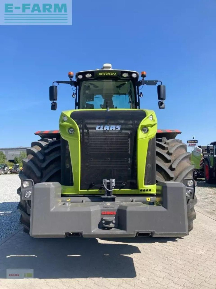 Farm tractor CLAAS xerion 5000 trac TRAC