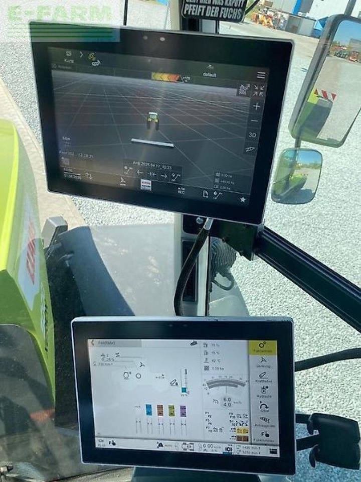 Farm tractor CLAAS xerion 5000 trac TRAC