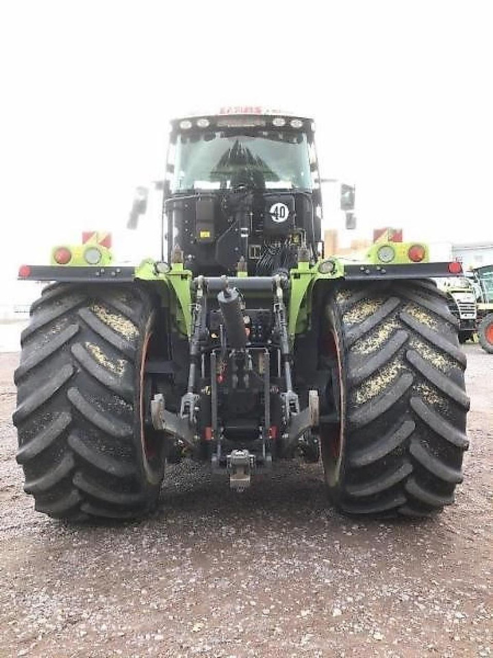 Farm tractor CLAAS xerion 5000 trac TRAC