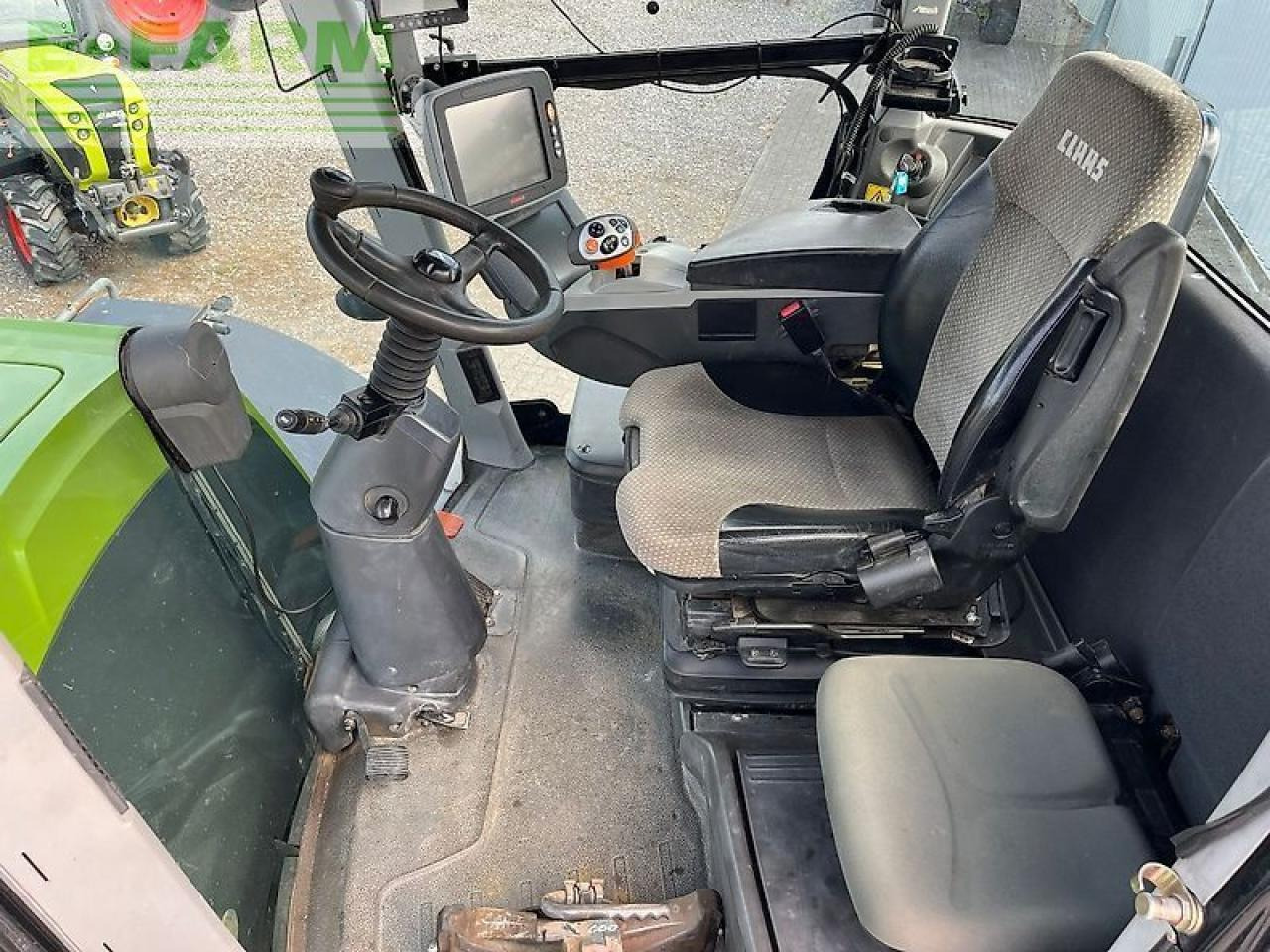 Farm tractor CLAAS xerion 5000 trac TRAC