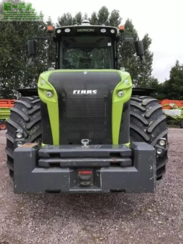 Farm tractor CLAAS xerion 5000 trac TRAC
