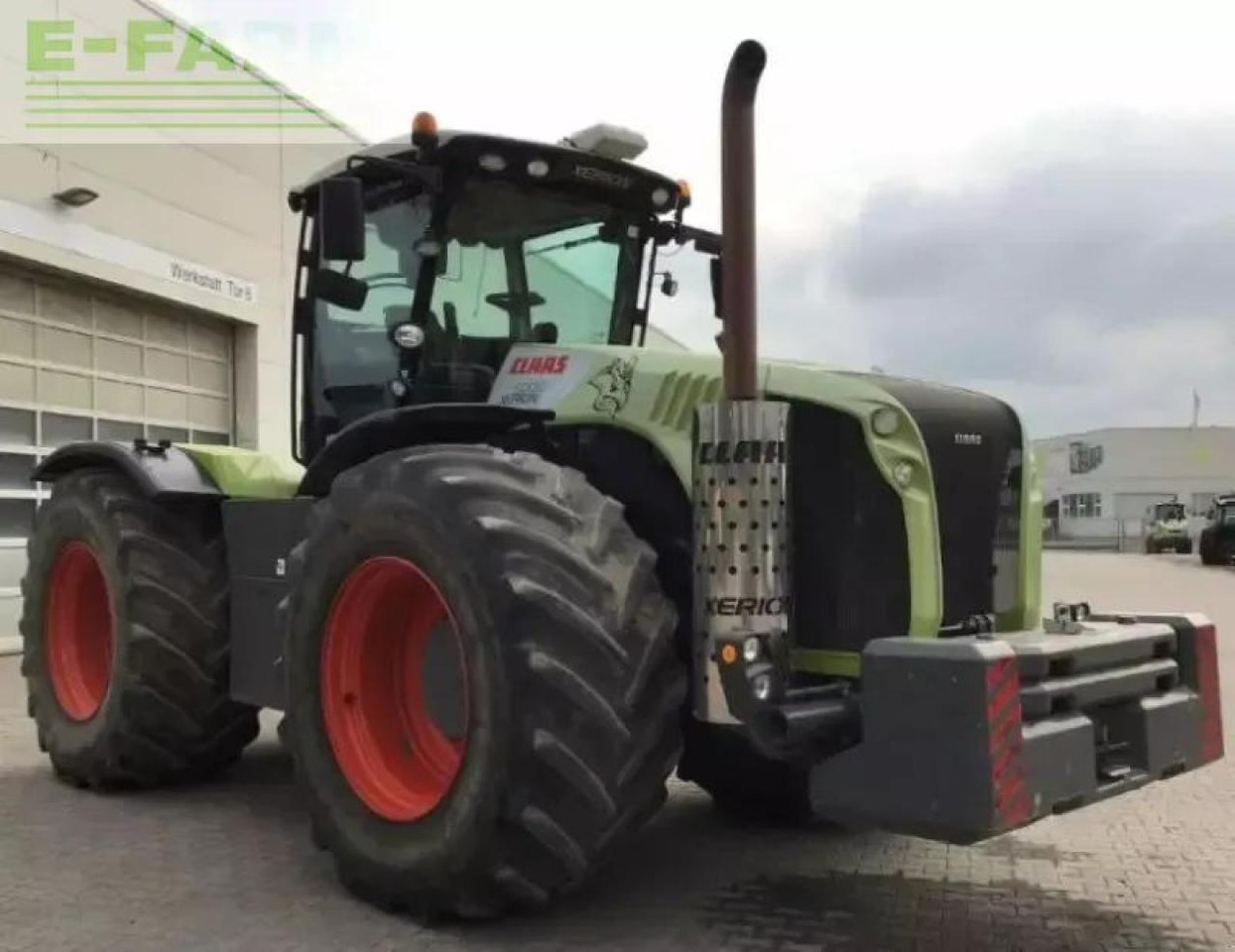 Farm tractor CLAAS xerion 5000 trac TRAC