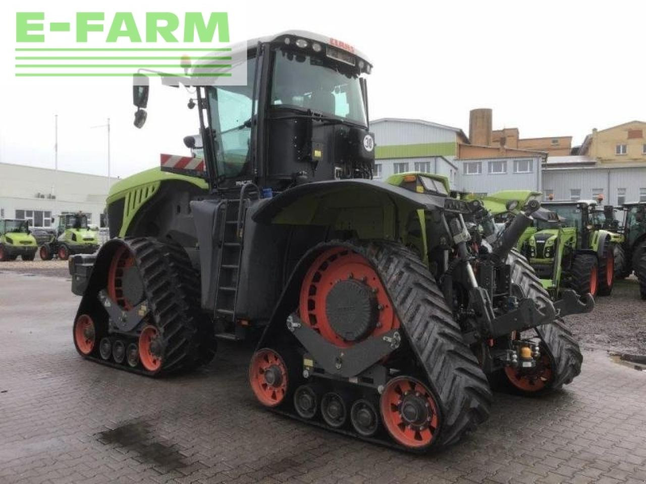 Farm tractor CLAAS xerion 5000 trac ts TRAC TS