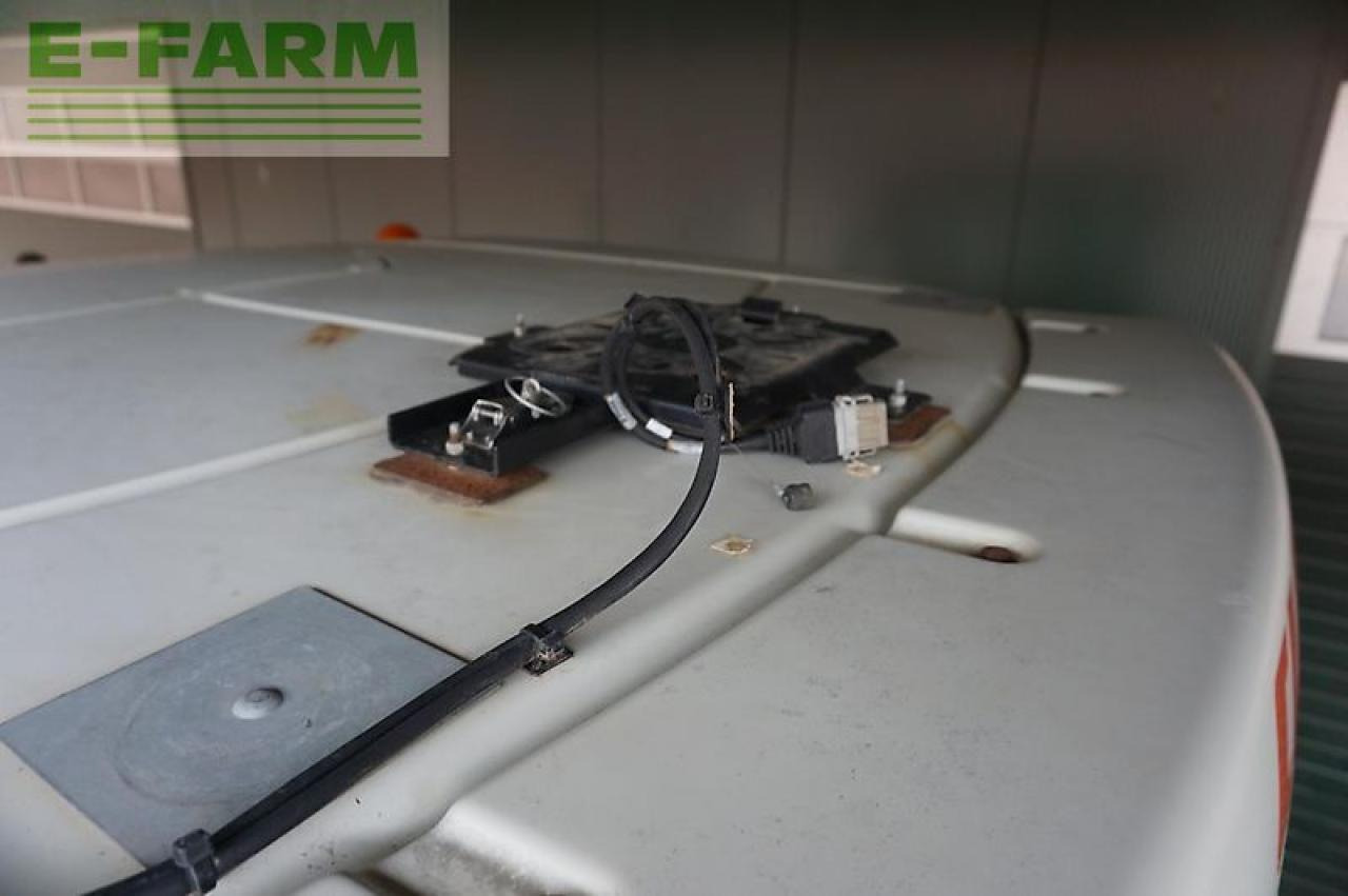 Farm tractor CLAAS xerion 5000 trac vc