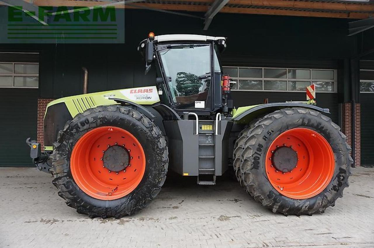 Farm tractor CLAAS xerion 5000 trac vc