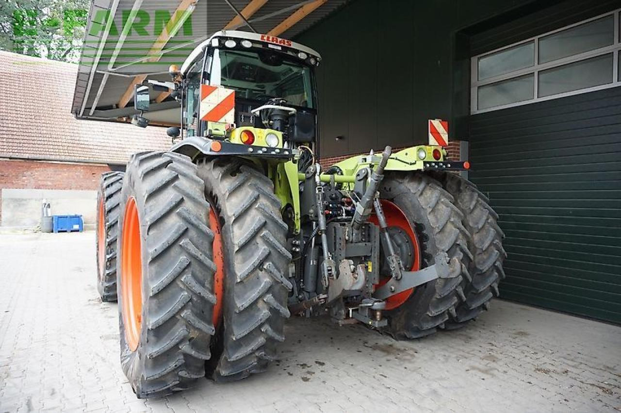 Farm tractor CLAAS xerion 5000 trac vc