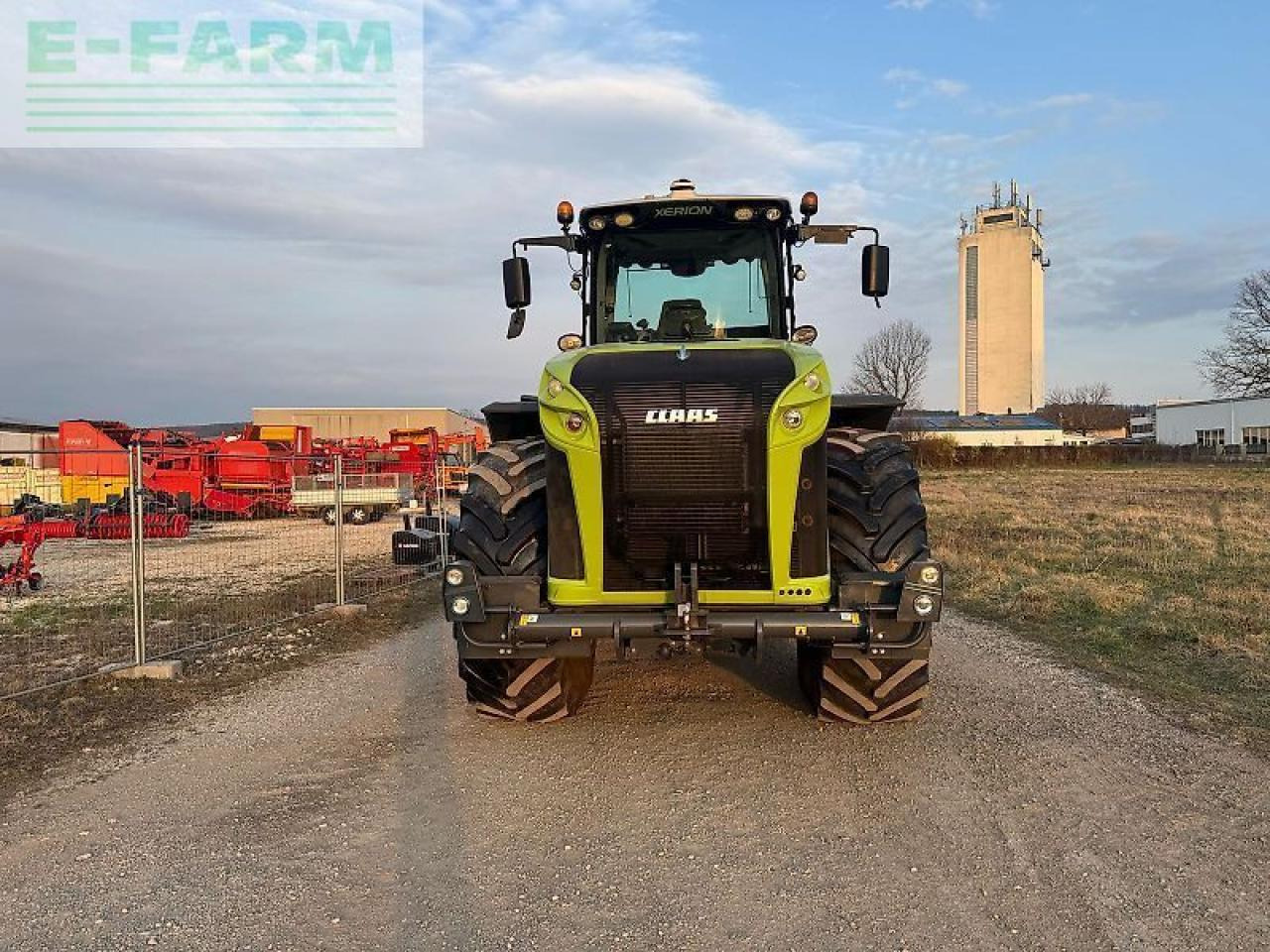 Farm tractor CLAAS xerion 5000 trac vc