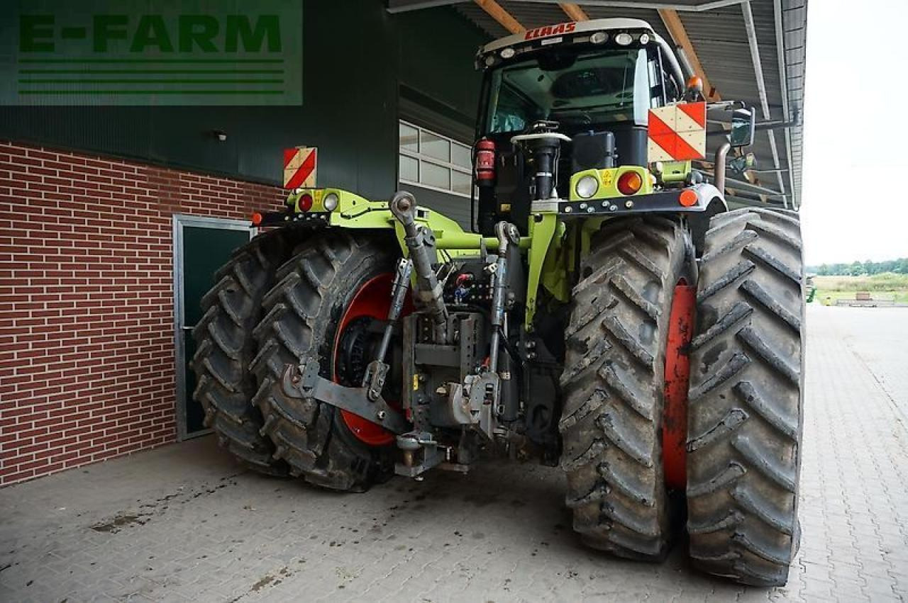 Farm tractor CLAAS xerion 5000 trac vc