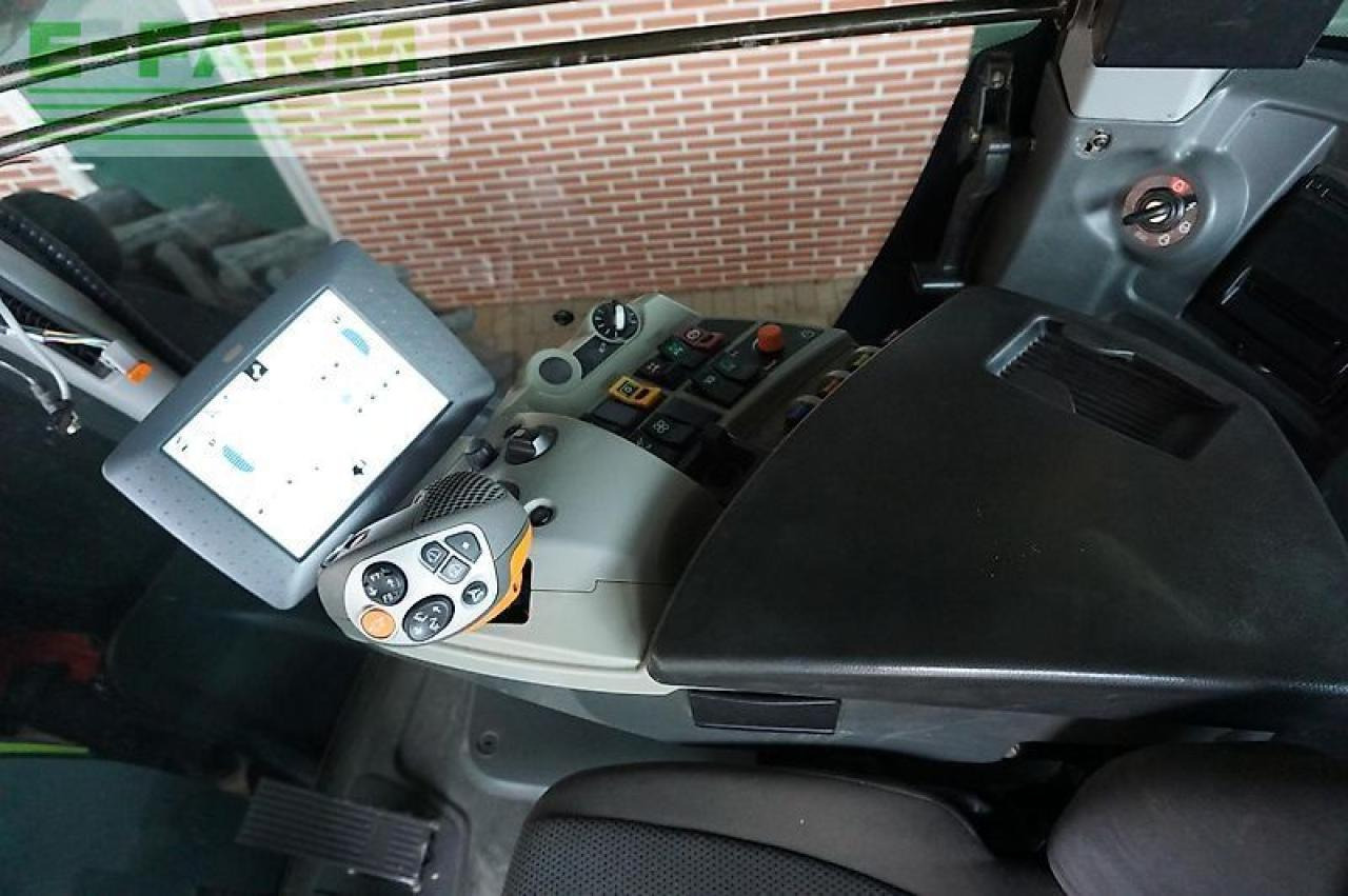 Farm tractor CLAAS xerion 5000 trac vc