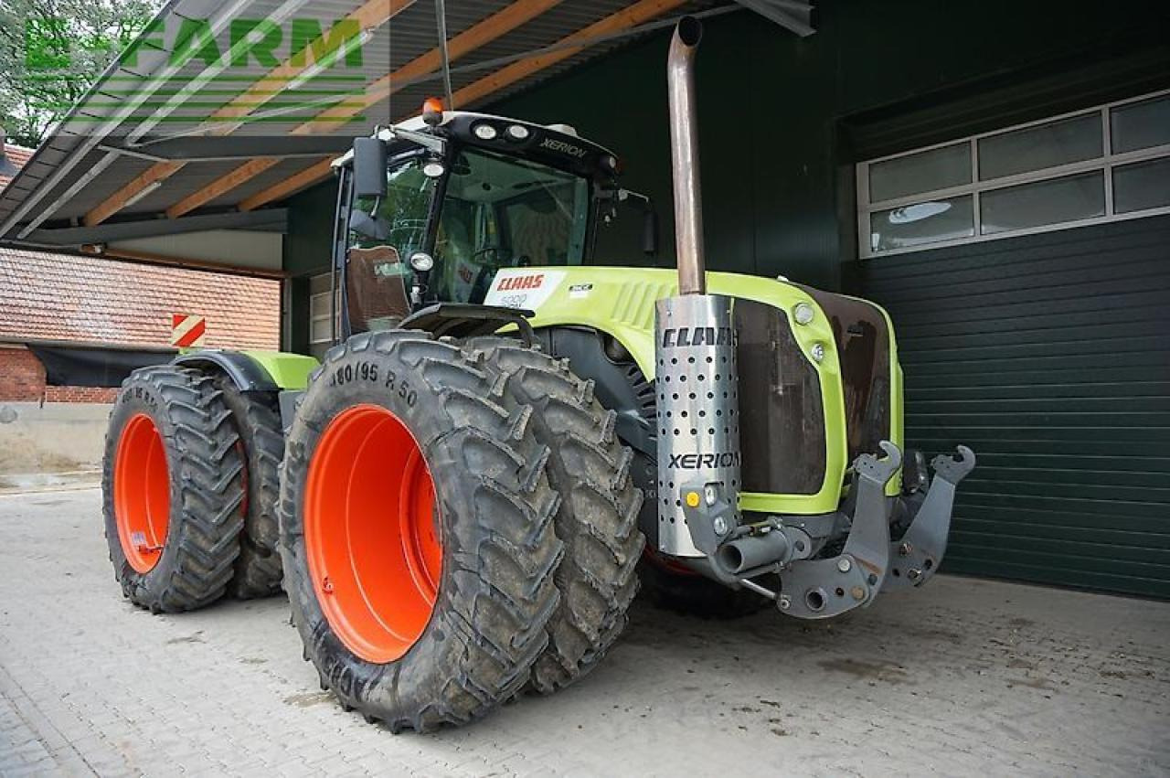 Farm tractor CLAAS xerion 5000 trac vc
