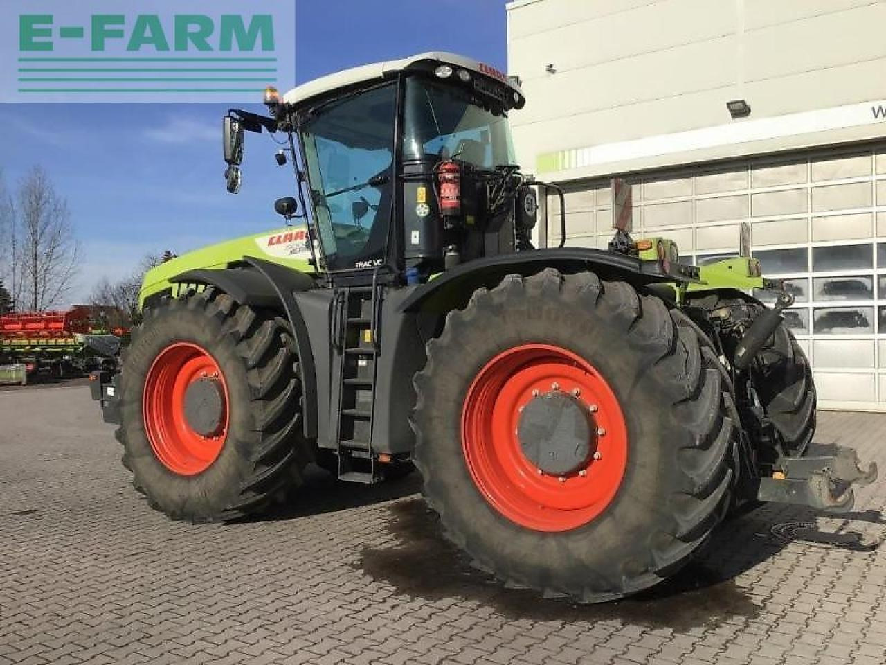 Farm tractor CLAAS xerion 5000 trac vc TRAC VC