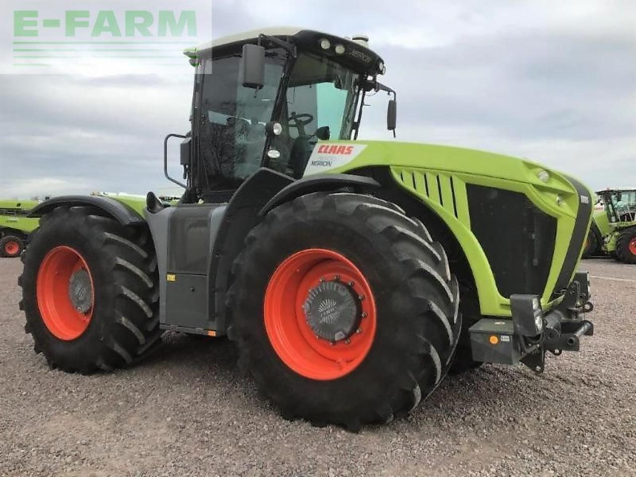 Farm tractor CLAAS xerion 5000 trac vc TRAC VC