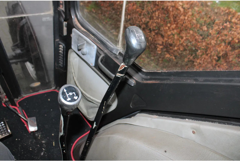 Farm tractor Case 845 XL