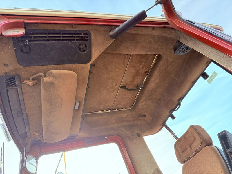 Farm tractor Case IH 845 XL