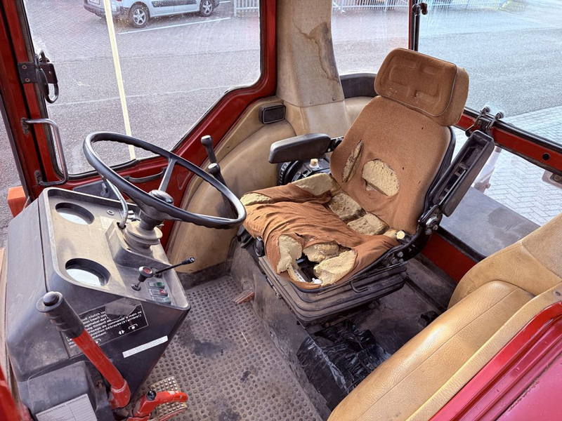 Farm tractor Case IH 845 XL