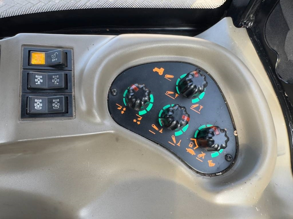 Farm tractor Case IH 90F, Airco, 1363 hours!