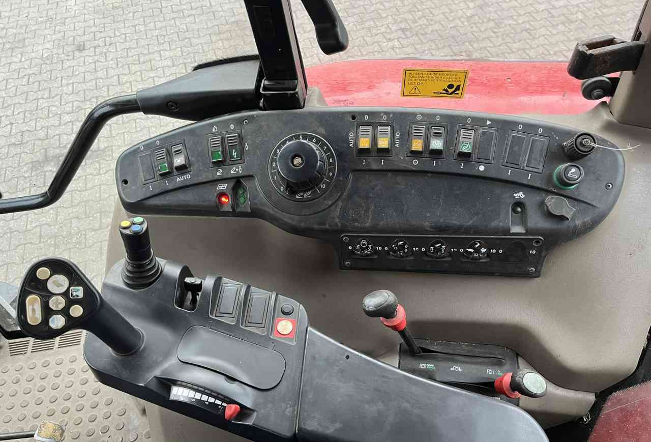 Farm tractor Case-IH CVX 1135 Tractoren