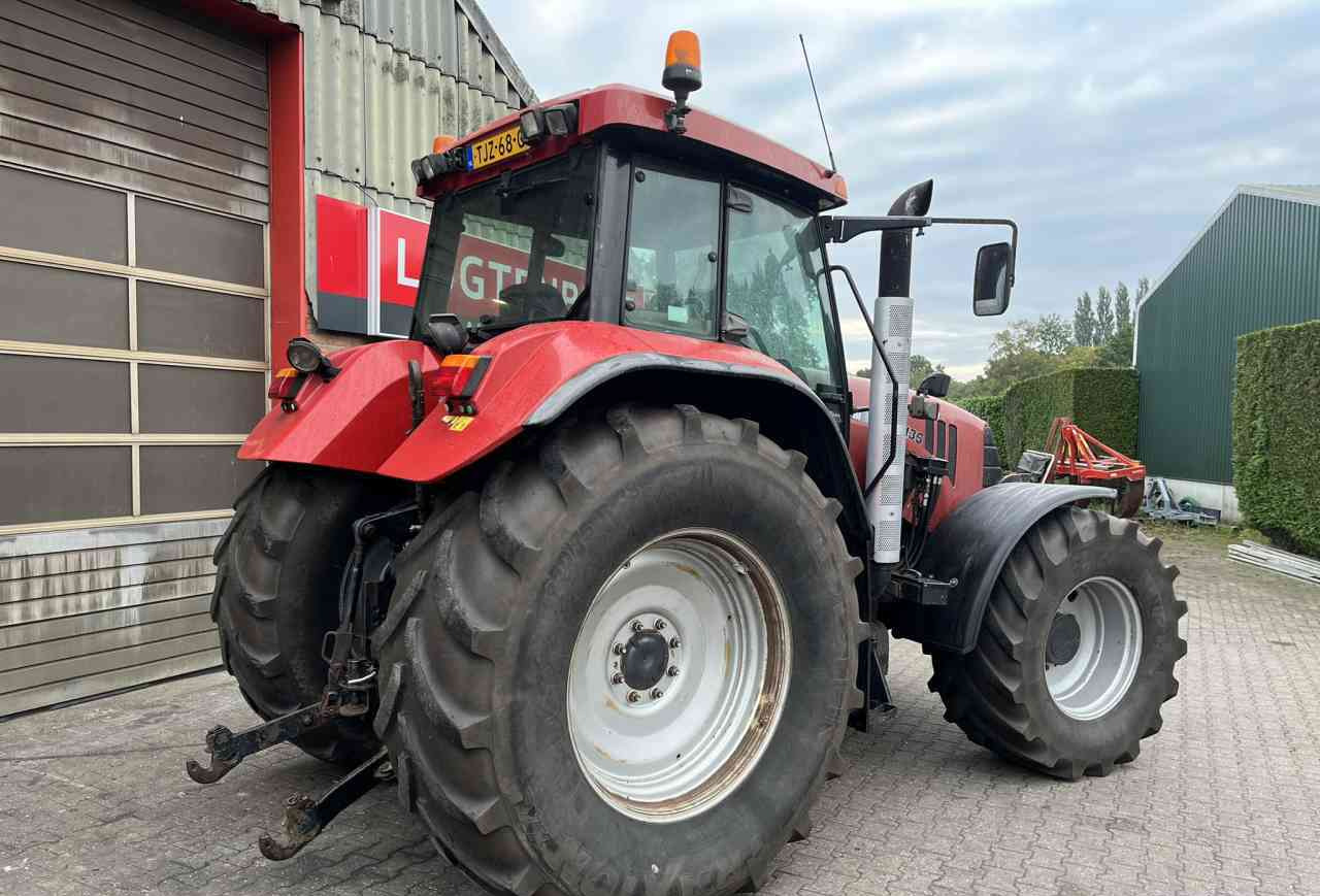 Farm tractor Case-IH CVX 1135 Tractoren
