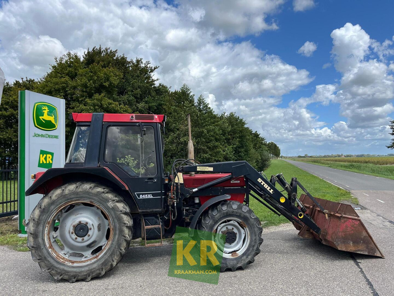 Farm tractor Case IH International 845 XL trekker