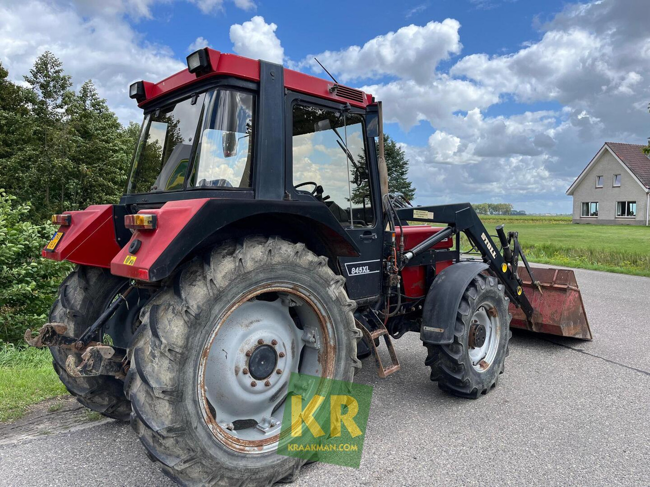 Farm tractor Case IH International 845 XL trekker