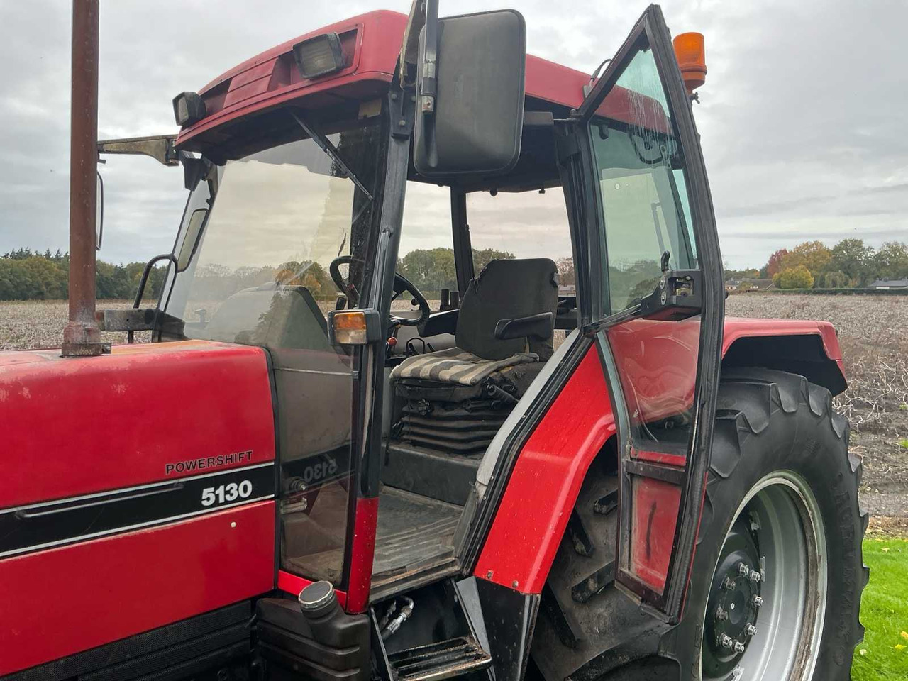 Farm tractor Case International 5130A