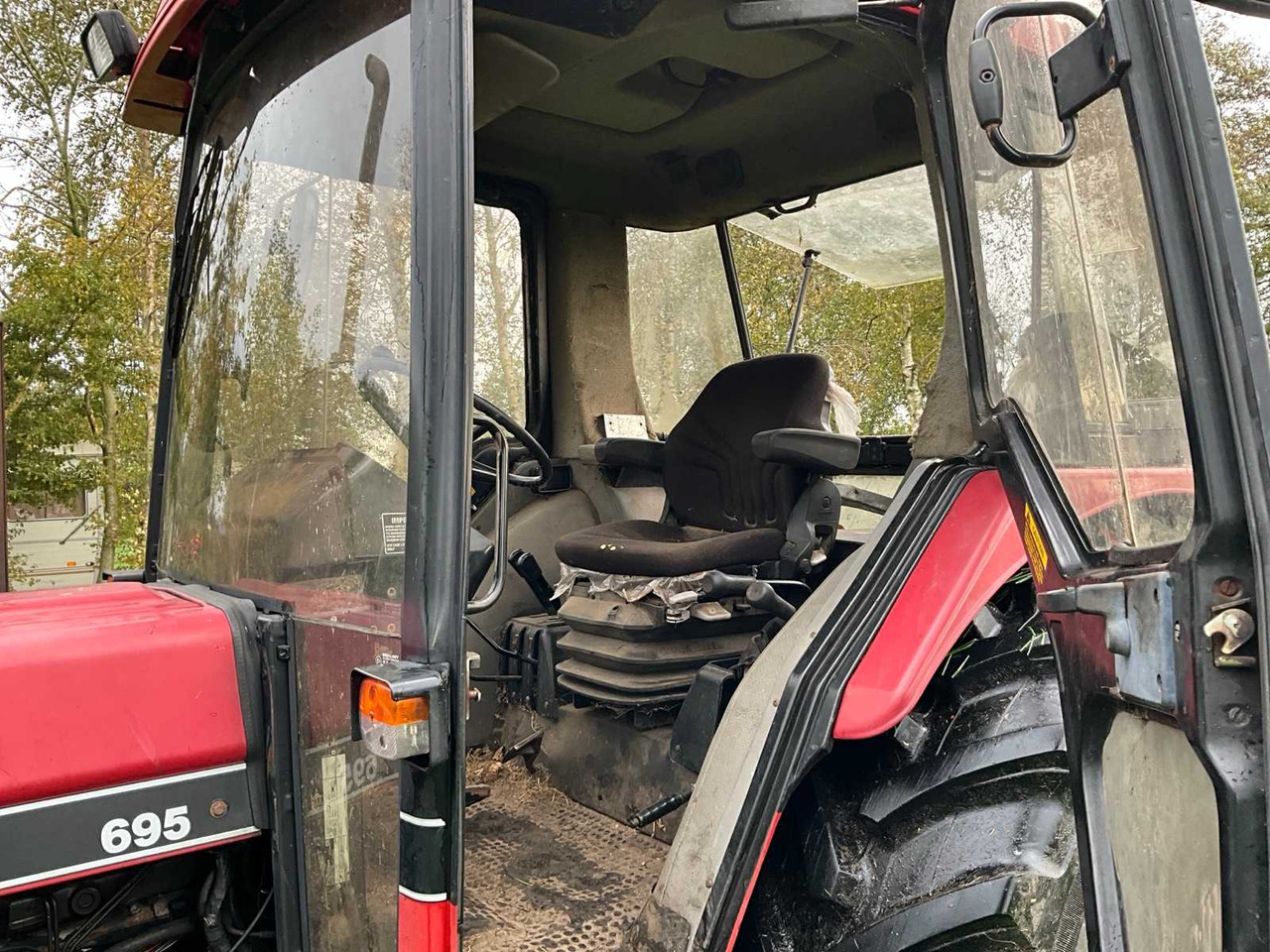 Farm tractor Case international 695 XL