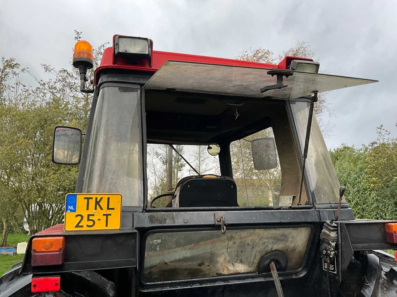 Farm tractor Case international 695 XL