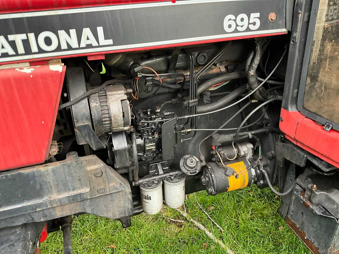 Farm tractor Case international 695 XL