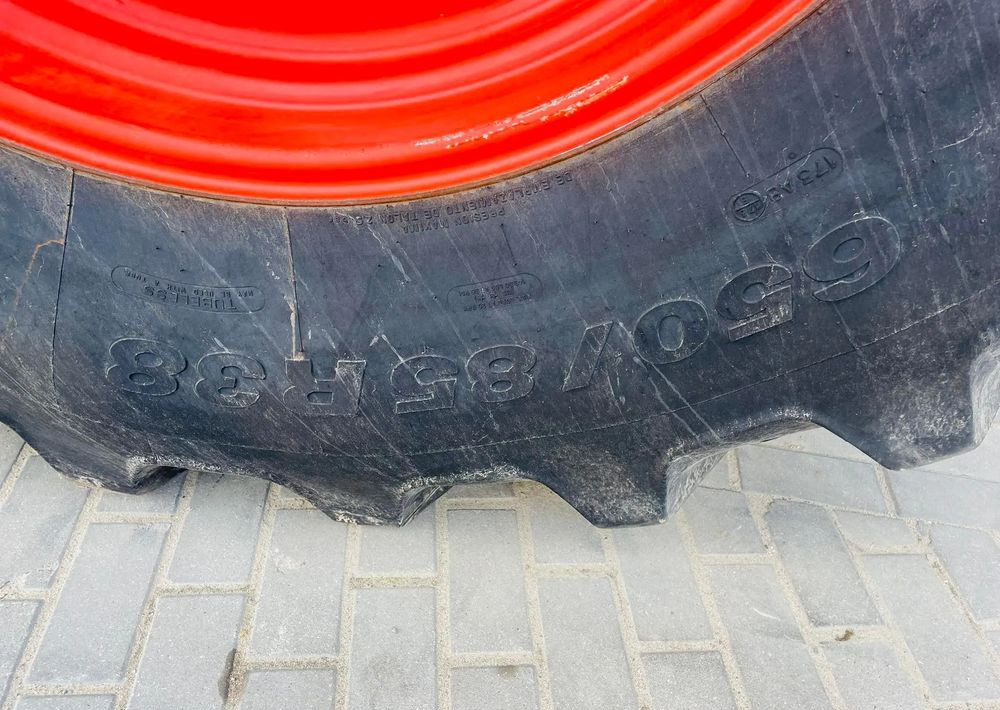 Farm tractor Claas 3800 TRAC VC