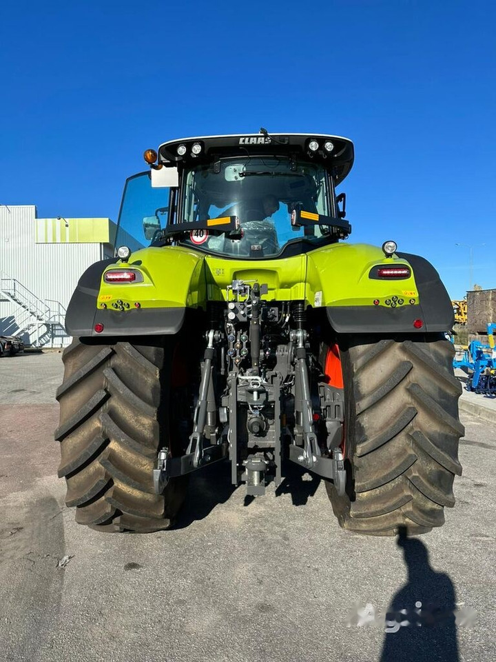 Farm tractor Claas 950 Axion