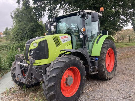 Farm tractor Claas ARION 430