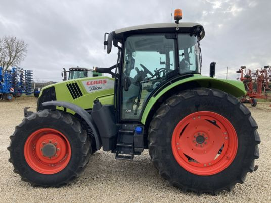 Farm tractor Claas ARION 430 CIS