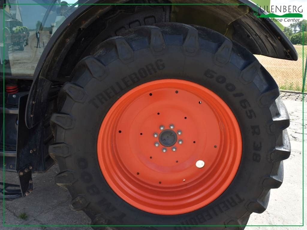 Farm tractor Claas ARION 610