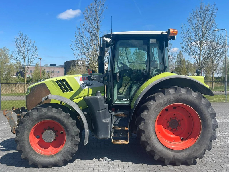 Farm tractor Claas ARION 640 | FRONT PTO | FRONT AND REAR LICKAGE | 50KM/H