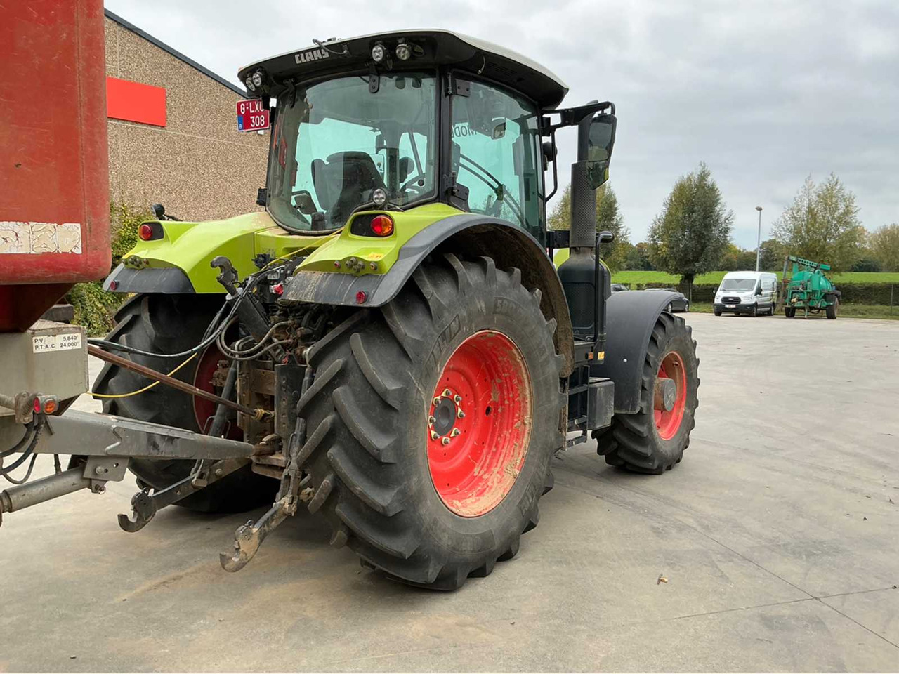Farm tractor Claas ARION 660