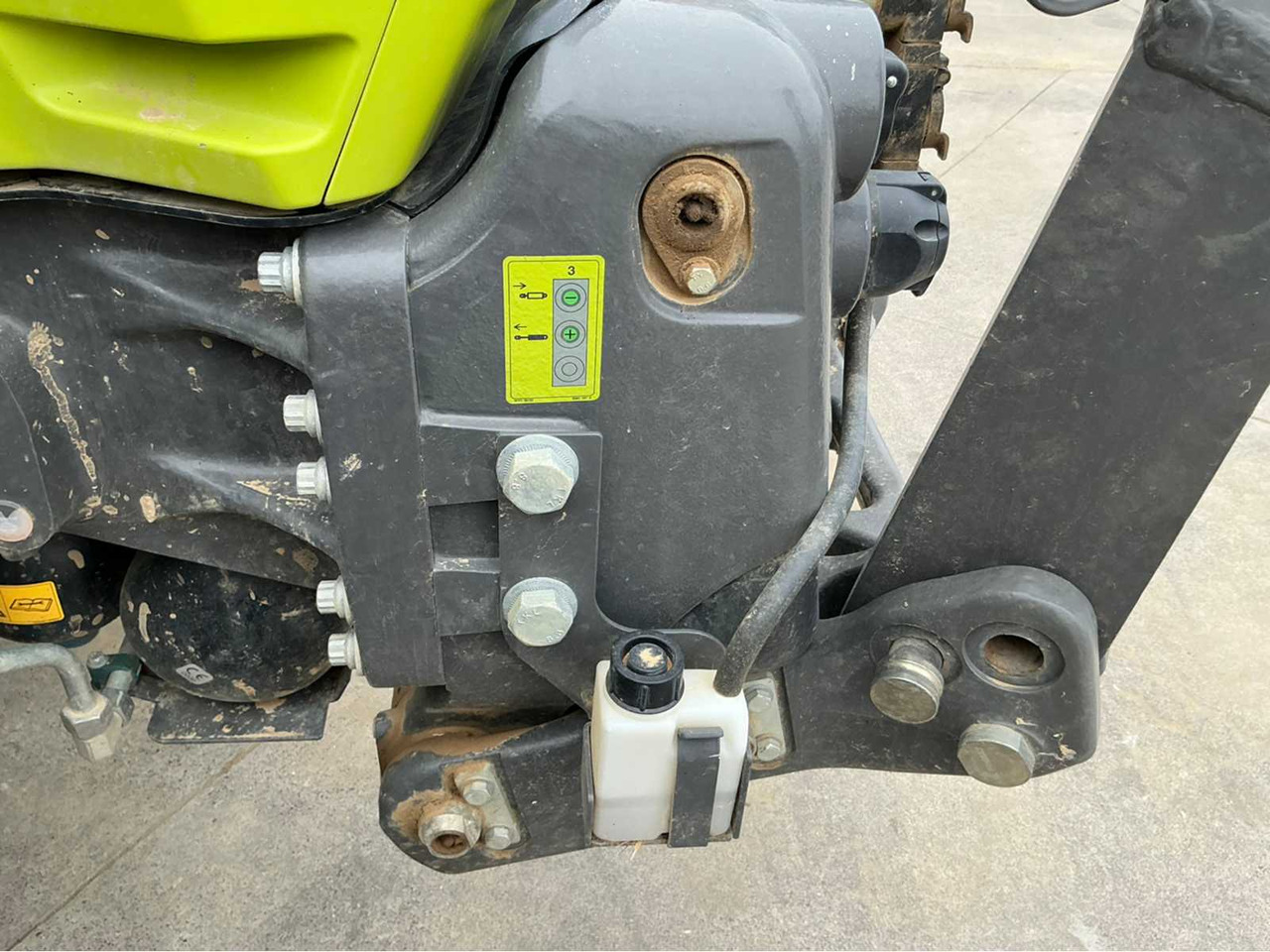 Farm tractor Claas ARION 660