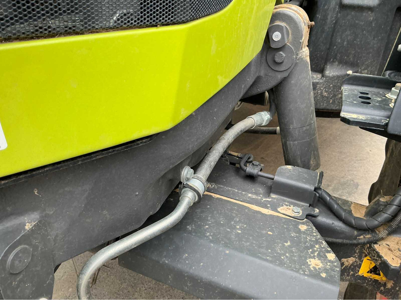 Farm tractor Claas ARION 660