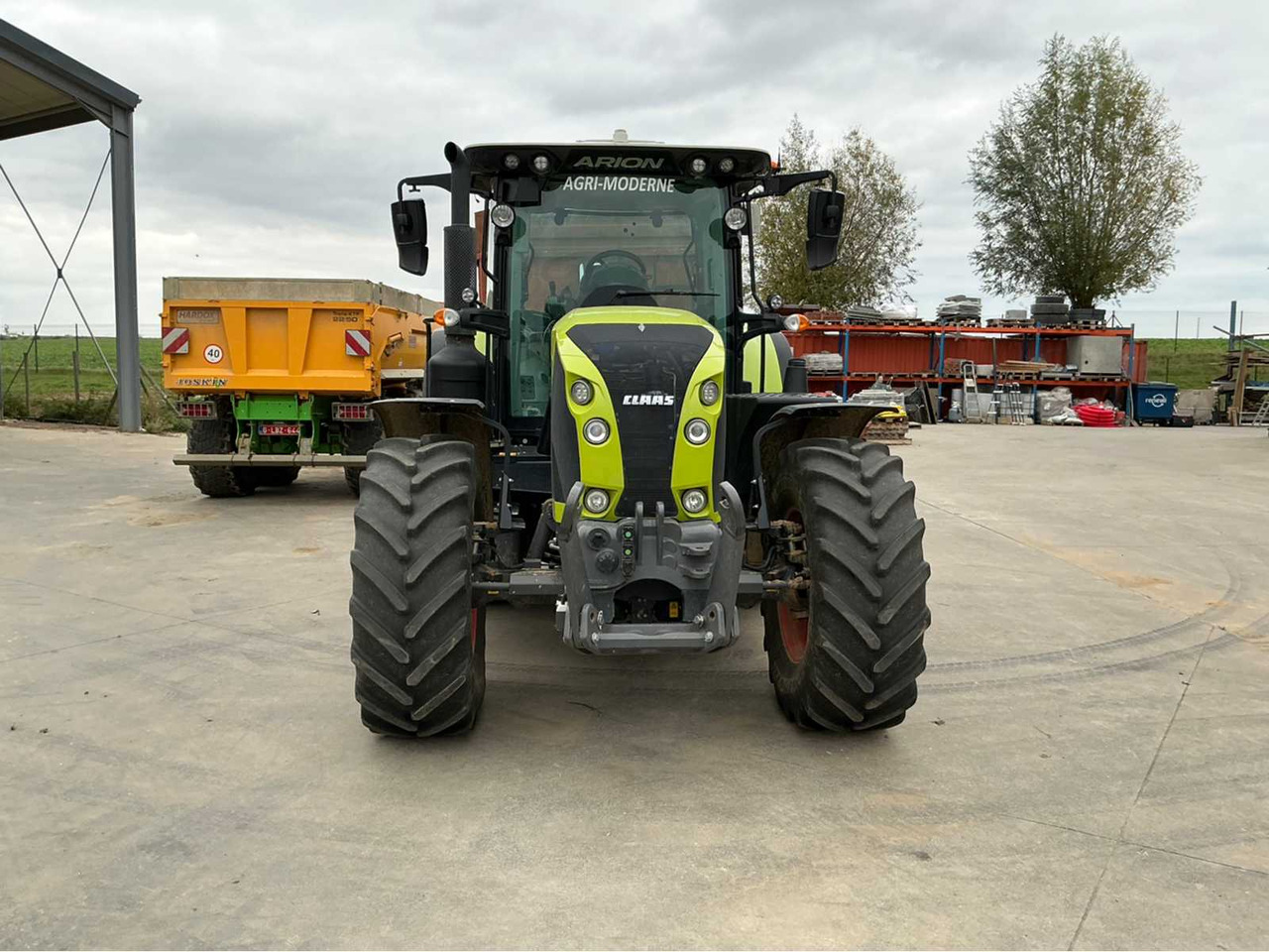 Farm tractor Claas ARION 660