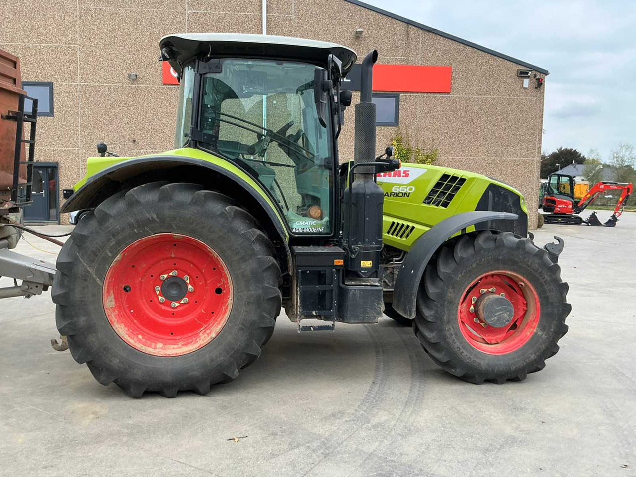 Farm tractor Claas ARION 660