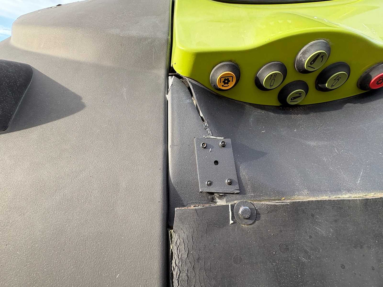 Farm tractor Claas ARION 850 C-MATIC