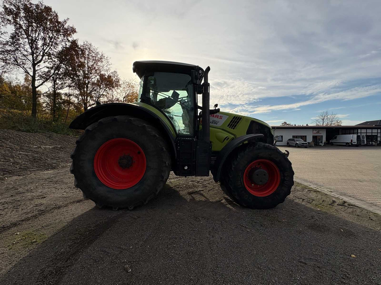 Farm tractor Claas ARION 850 C-MATIC
