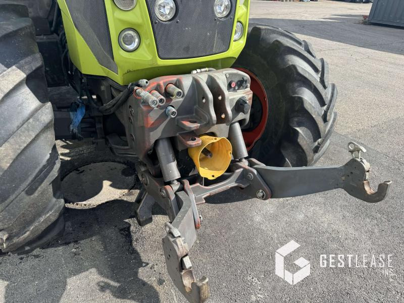 Farm tractor Claas AXION 820